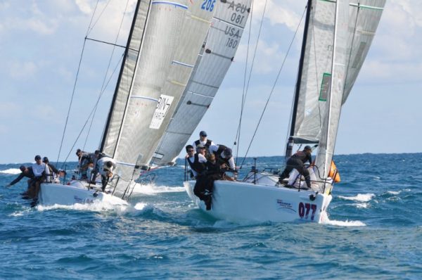 Boats moving towards the destination